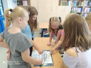 w %%C5%%9Bwiecie p i t zd 4